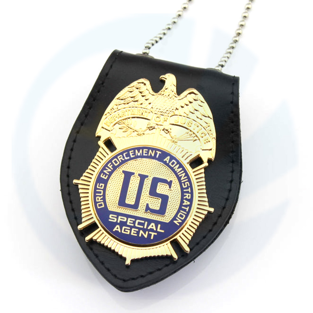 Design de metal barato 3D Golden personalizado Militar Military Police Pin Bistage