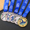 Medalha esportiva personalizada Fabricante 3D Finalizador de montanha Medalha de bicicleta de ciclismo Medalha de natação de nado de prata dourada com fita