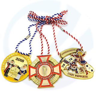 Fabricante de China logotipo personalizado em branco Metal Malaysia Award Gold Plating Medals 3D Cut Out Die Casting Carnival Medalha personalizada