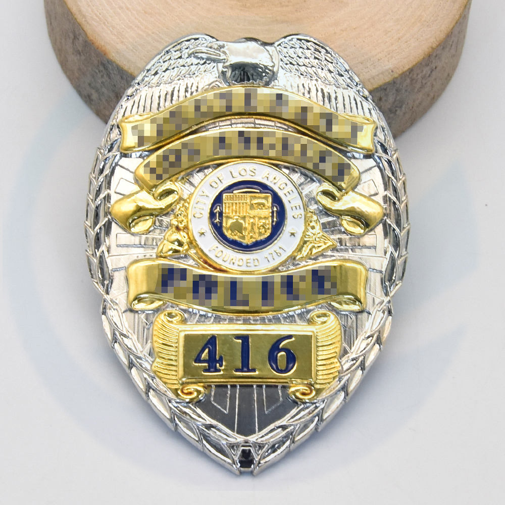 OEM Factory Price Security Officer Badge Gold 3D Pin de esmalte com conjunto de couro